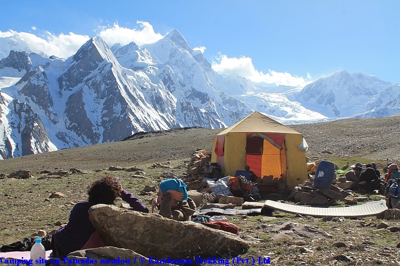 T10_Camping site on Patundas meadow.jpg wird geladen