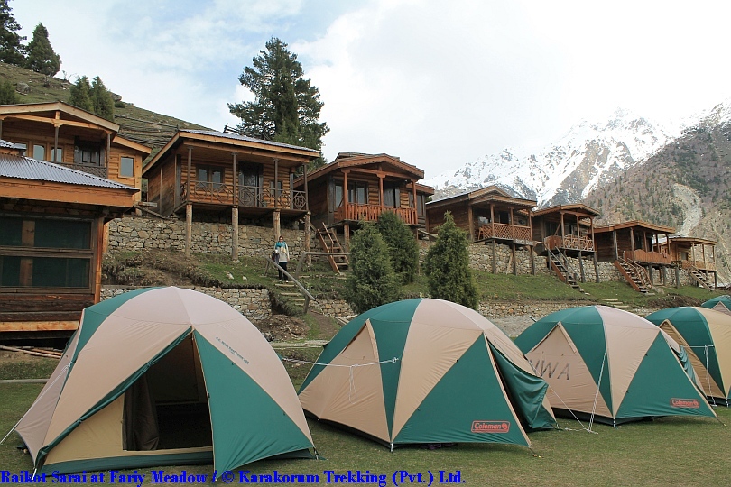 T1_Raikot Sarai at Fariy Meadow.jpg wird geladen