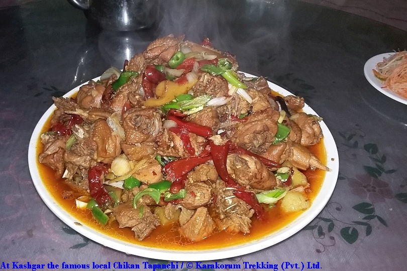 T6_At Kashgar the famous local Chikan Tapanchi.jpg wird geladen