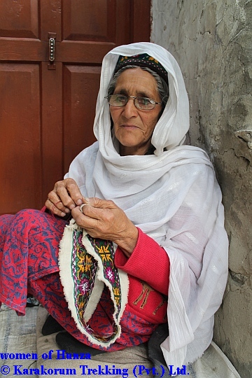 T6_women of Hunza.jpg wird geladen