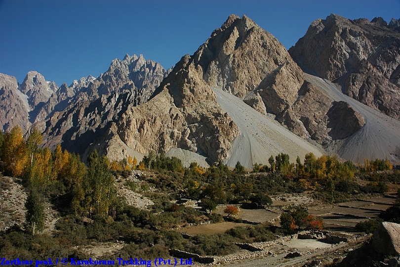 T7_Zarthsar peak.jpg wird geladen