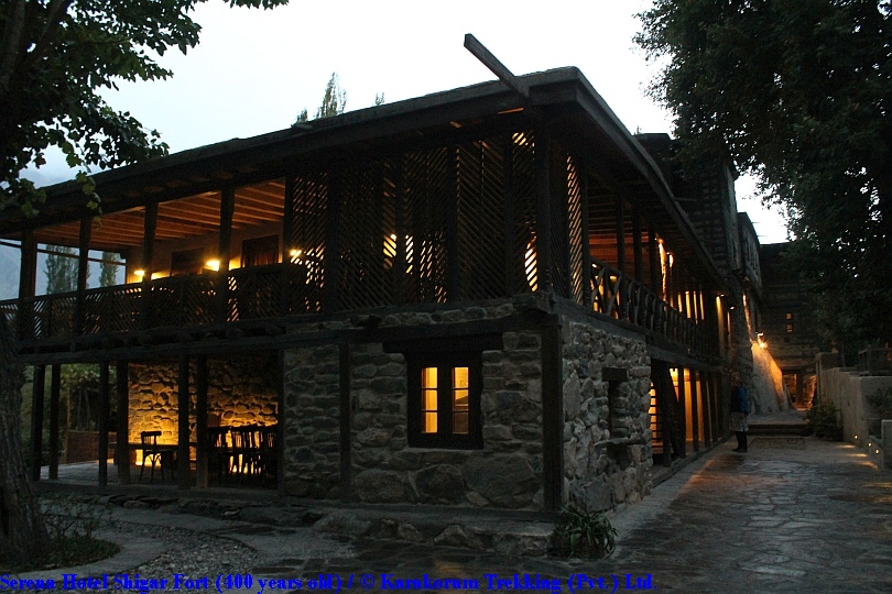 T9_Serena Hotel Shigar Fort (400 years old).jpg wird geladen