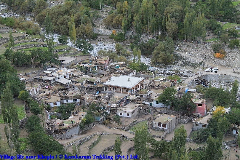 T9_Village life near Khaplu.jpg wird geladen